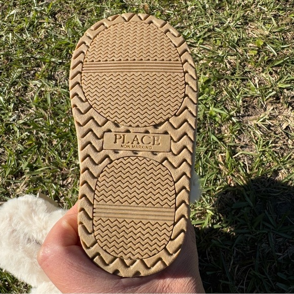 NEW! The Children’s Place Toddler Girl Quilted Lace Up Boots Size 5T - Picture 6 of 7